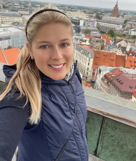 ski lady Sandra